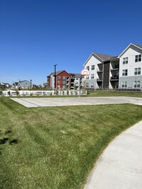 Mountain View Apartments at RainDance in Windsor, CO - Foto de edificio - Building Photo