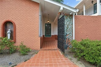 5224 N Peachtree Rd in Dunwoody, GA - Building Photo - Building Photo