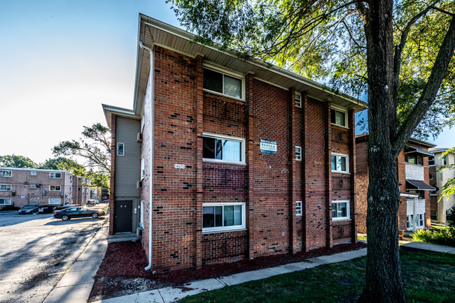 14031 S School St in Riverdale, IL - Building Photo - Building Photo