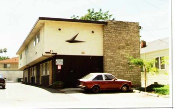 Cedar Arms Apartments in San Jose, CA - Building Photo - Building Photo