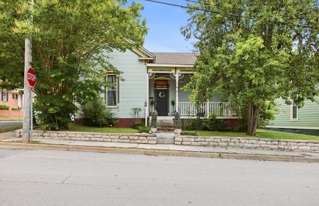 property at 324 W 9th St
