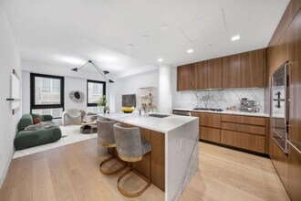 242 Broome St in New York, NY - Building Photo - Building Photo