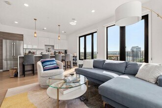 30 Penniman Rd in Boston, MA - Foto de edificio - Building Photo