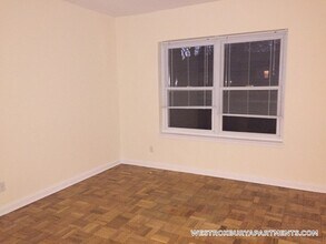 203 Independence Dr in Boston, MA - Foto de edificio - Building Photo