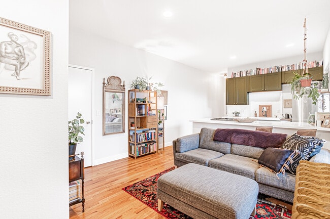 property at 1648 Winona Ct