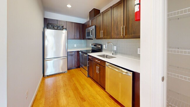 1115 H St NE in Washington, DC - Foto de edificio - Building Photo