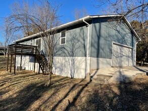 6647 Kenny Lane in Byrnes Mill, MO - Foto de edificio - Building Photo