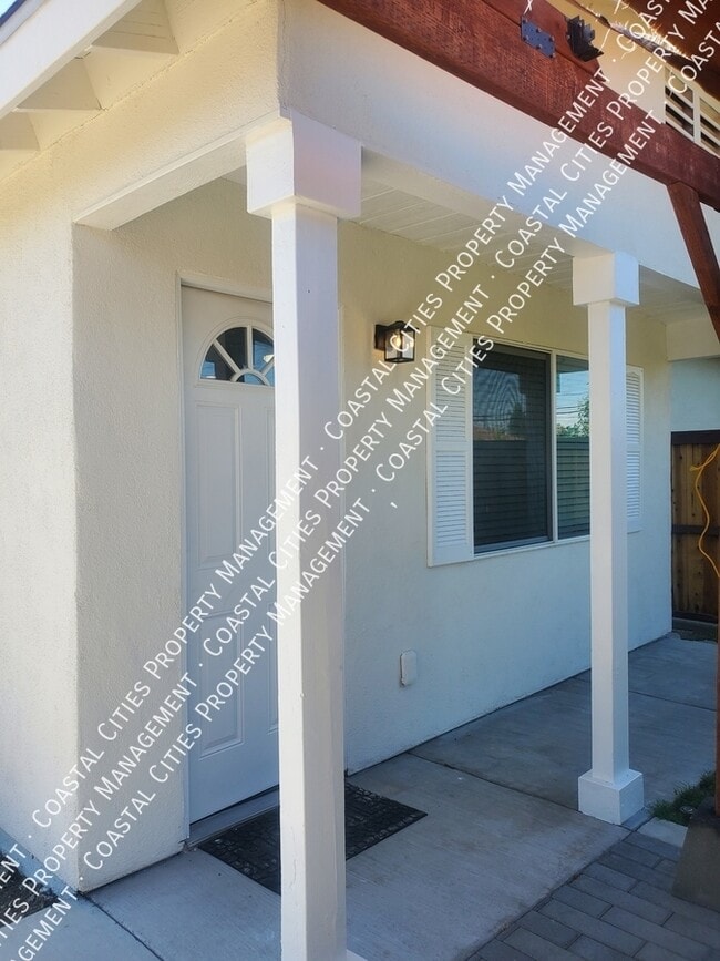 186 S Palm Ave in Upland, CA - Building Photo - Building Photo