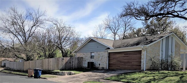 11705 Natrona Dr in Austin, TX - Building Photo - Building Photo