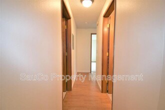 9964 SW Trapper Terrace in Beaverton, OR - Building Photo - Building Photo