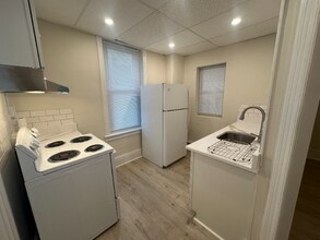 402 E Vine St in Stowe, PA - Building Photo - Building Photo