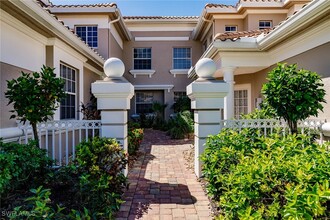 3940 Deer Crossing Ct in Naples, FL - Building Photo - Building Photo