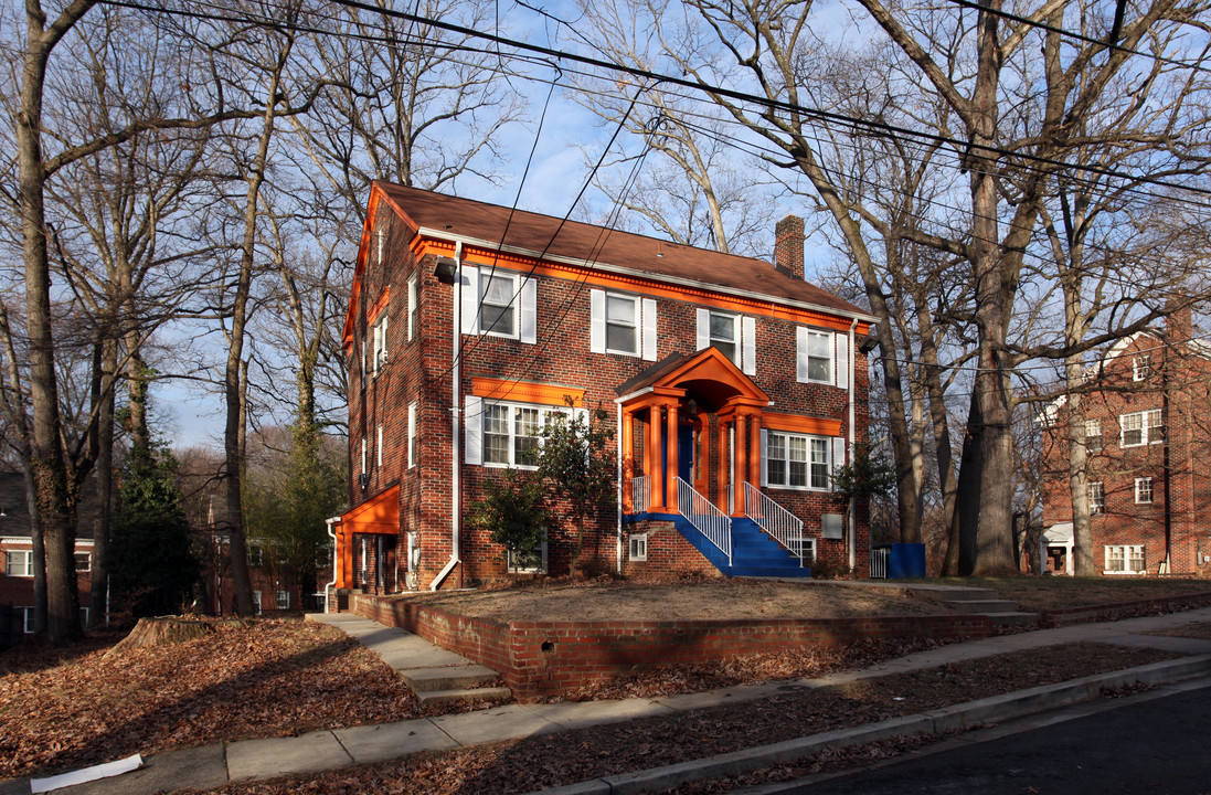 8304 Eastridge Ave in Takoma Park, MD - Building Photo