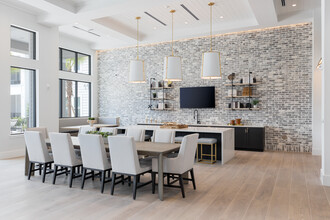 Madison Waterford Lakes in Orlando, FL - Building Photo - Interior Photo