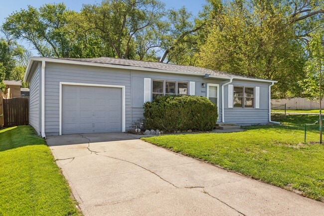 property at 7013 La Vista Dr