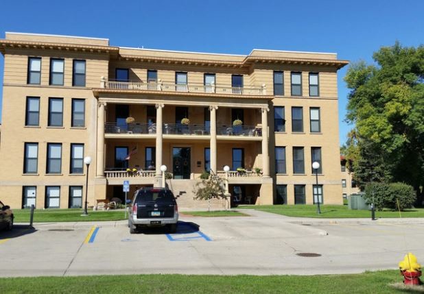 Hancock Place in Grafton, ND - Building Photo