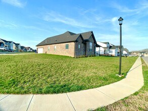585 Dexter Dr in Clarksville, TN - Building Photo - Building Photo
