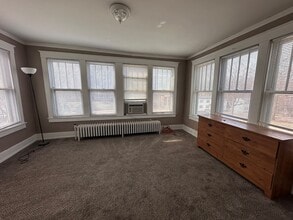 109 E Stewart Rd in Columbia, MO - Foto de edificio - Building Photo