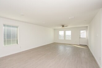 10709 Revolver Dr in Fort Worth, TX - Building Photo - Building Photo