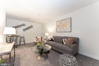 2142 Kensington Ave in Philadelphia, PA - Building Photo - Building Photo