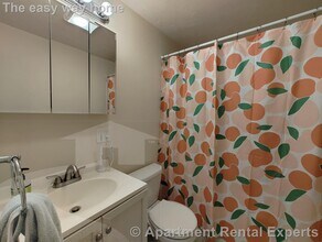 1056 Cambridge St in Cambridge, MA - Foto de edificio - Building Photo