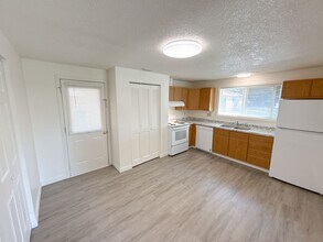 3037 Kane St in Klamath Falls, OR - Building Photo - Building Photo