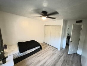 1533 Bosque Dr in Garland, TX - Foto de edificio - Building Photo