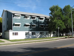 Hamilton Manor in Calgary, AB - Building Photo