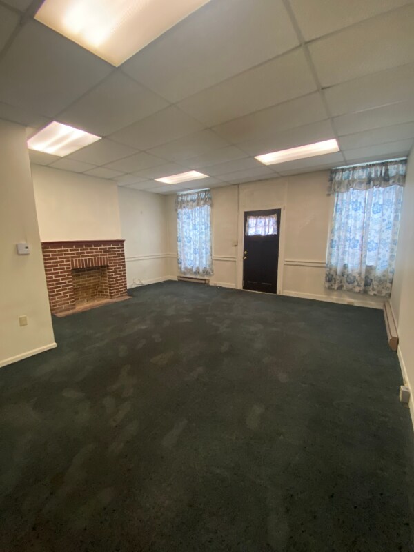 111 W King St-Unit -D in East Berlin, PA - Building Photo - Building Photo