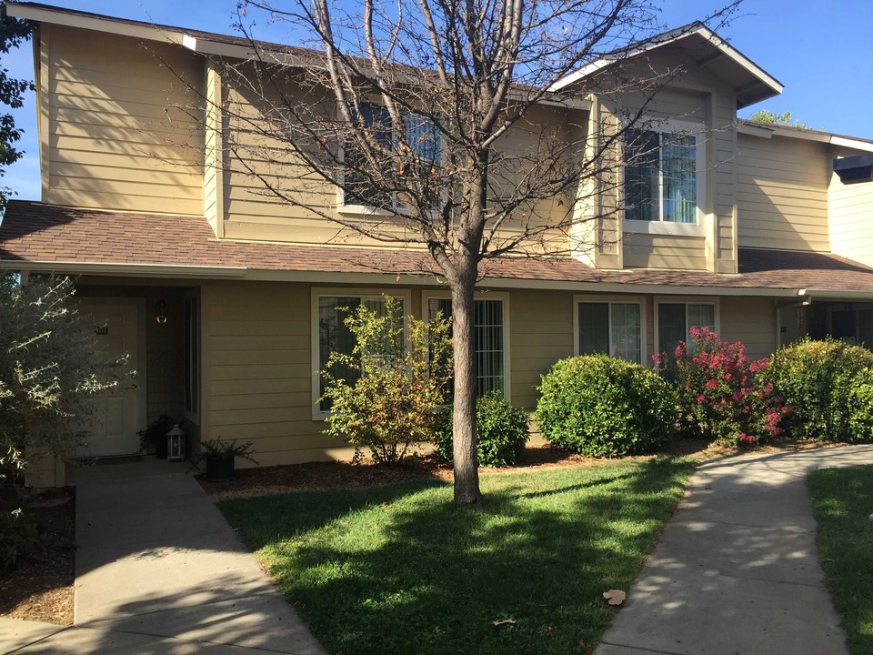 Courtyards at Penn Valley in Penn Valley, CA - Building Photo