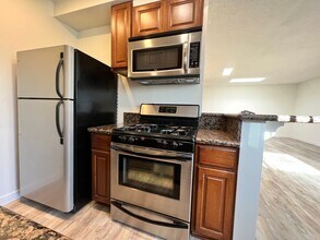 12727 Matteson Ave, Unit 7 in Los Angeles, CA - Building Photo - Building Photo