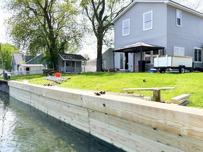 134 Eckfield Dr in Algonac, MI - Building Photo - Building Photo