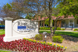 River Bend Apartments in Westland, MI - Building Photo - Building Photo