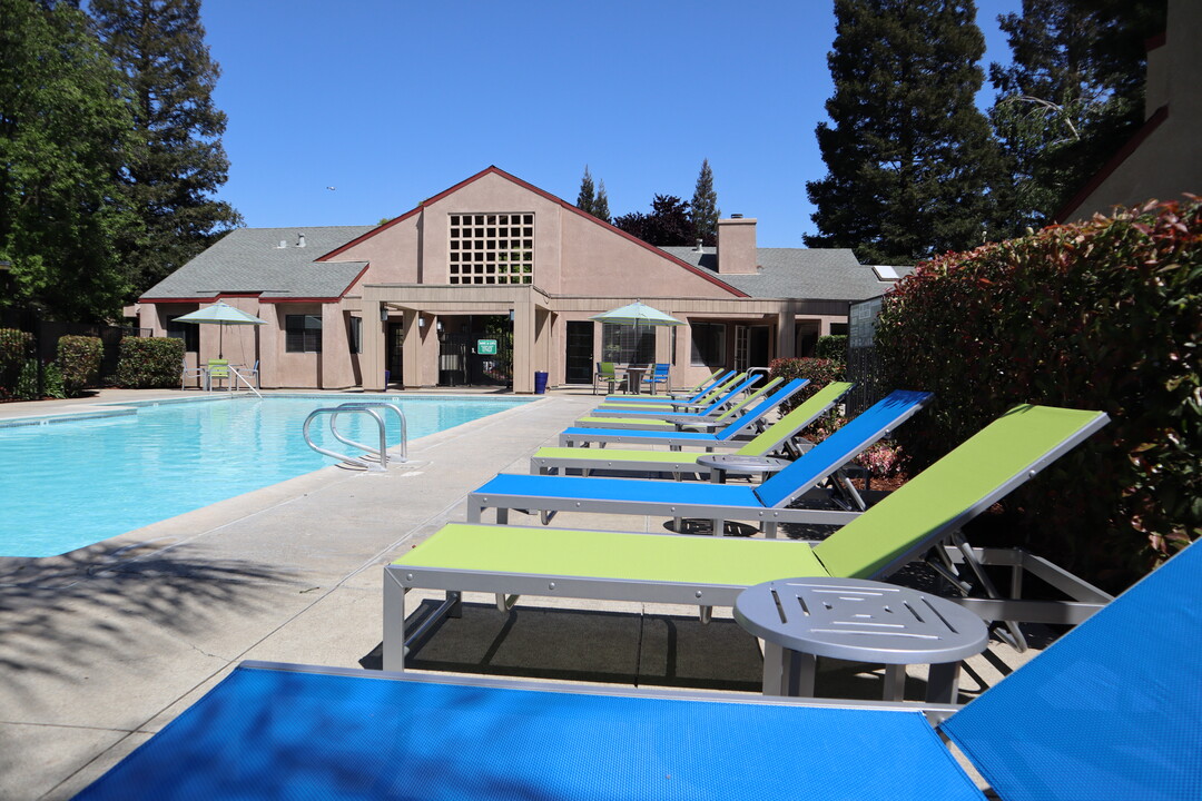 Arbor Pointe Apartments in Sacramento, CA - Building Photo