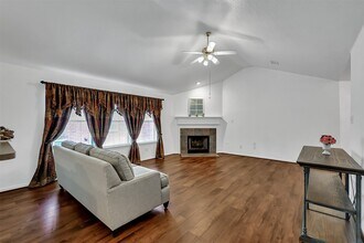 198 W Misty Dawn Dr in Conroe, TX - Building Photo - Building Photo