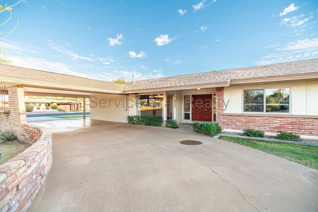 510 Redondo Dr N in Litchfield Park, AZ - Building Photo - Building Photo