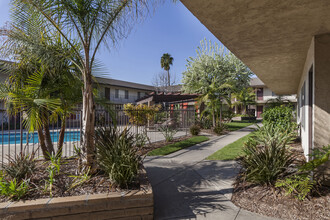 Casa de Portola Apartments in Garden Grove, CA - Building Photo - Building Photo