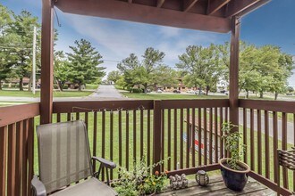 Hickman Hill Apartments HEAT & WATER INCLUDED in Clive, IA - Building Photo - Building Photo