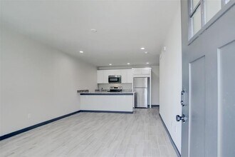 3448 Elgin St-Unit -7 in Houston, TX - Building Photo - Building Photo
