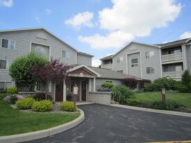 Ravada Hill Apartments in Liverpool, NY - Building Photo