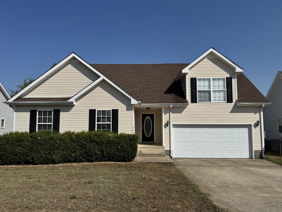 3657 S Naples Ct in Clarksville, TN - Foto de edificio