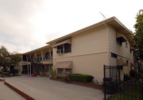 11919 Vanowen St Apartamentos