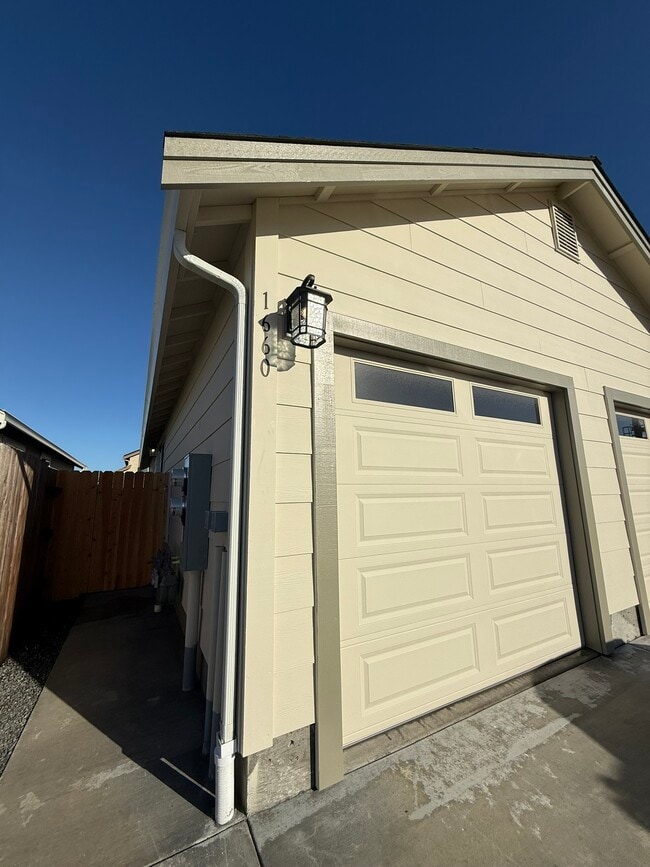 1660 Ascent Pl, Unit 1660 in Mckinleyville, CA - Building Photo - Building Photo