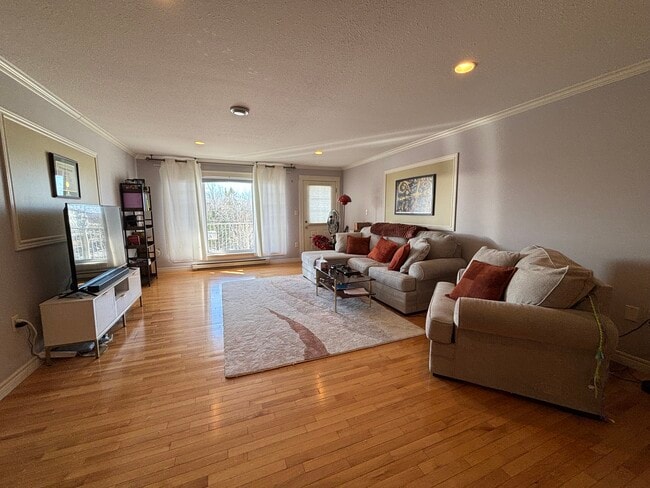 property at 195 Reynolds St