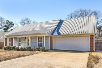 6063 Choctaw Trail in Olive Branch, MS - Building Photo - Building Photo