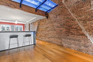 39 Commercial Wharf, Unit 7 in Boston, MA - Building Photo - Building Photo