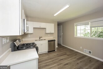 8904 Channing Dr in Jonesboro, GA - Building Photo - Building Photo