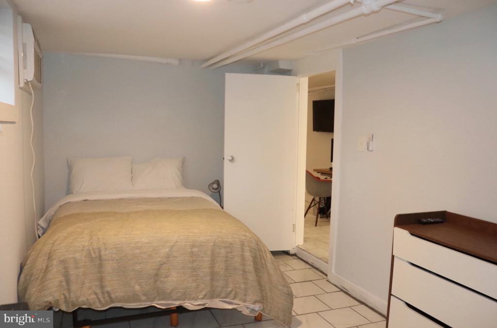 2121 N St NW in Washington, DC - Building Photo