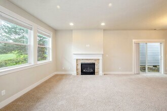 7029 NW Snowdrop Ter in Portland, OR - Building Photo - Building Photo