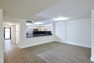 5845 Collins Ave in Miami Beach, FL - Building Photo - Building Photo